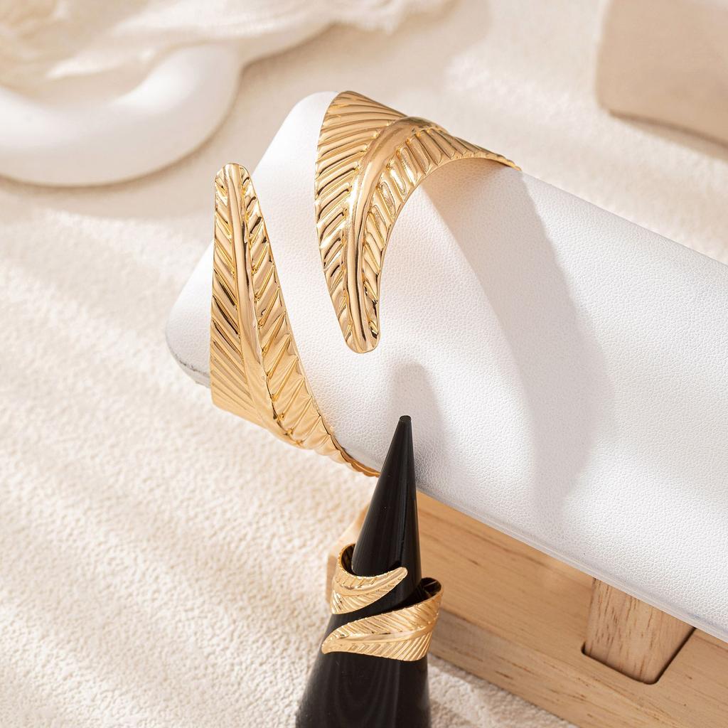 2PCS Geometric Crossing Leaves Cuff Bangles Ring for Women Holiday Fashionable Retro Metal Opening Bracelet Ring Zircon Set