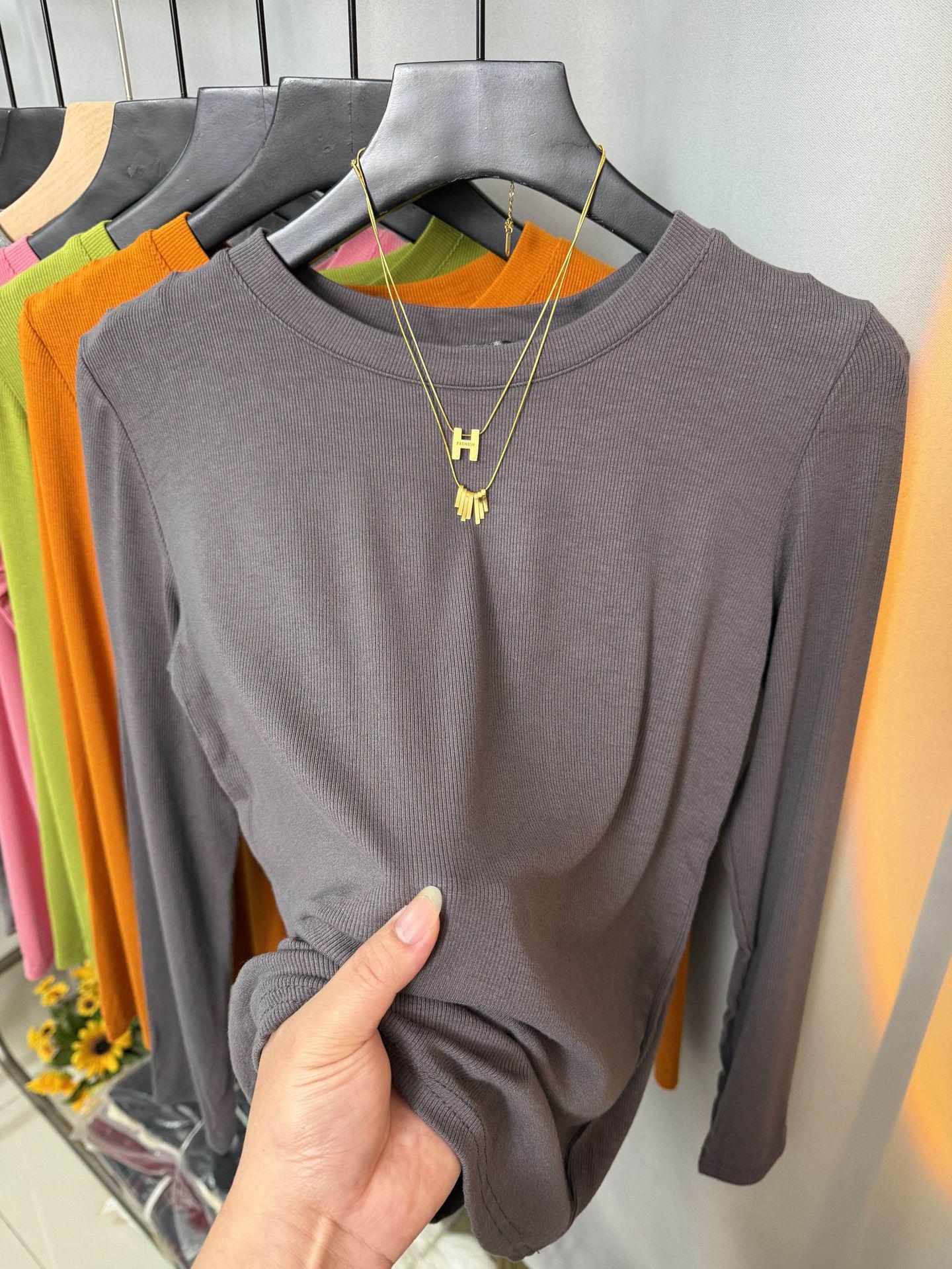 

Pumpkin Orange Women s Slimming Round Neck Long Sleeve Top - Stylish, Versatile, Trendy Base Layer XXL (140-160 lbs)