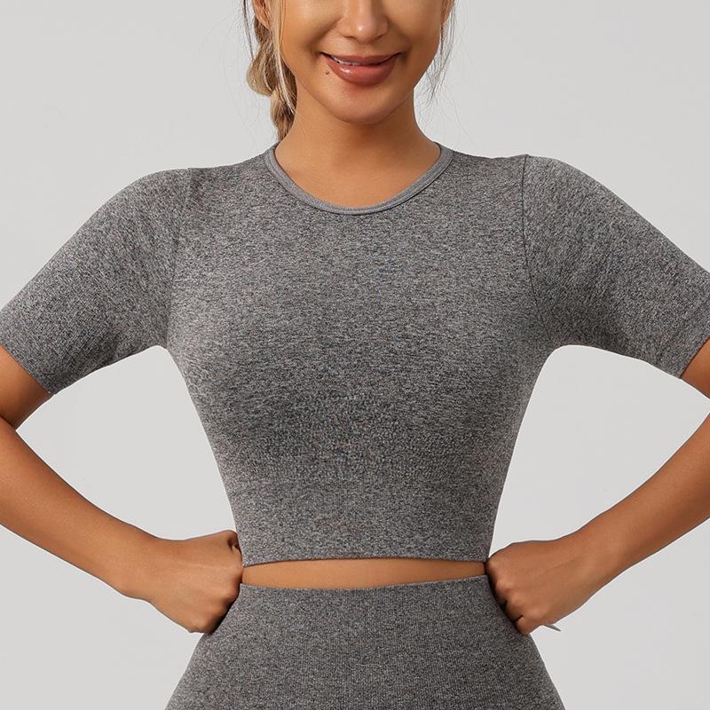 Yogaanzug-Set: Sportweste, hochtaillierte Hose und Fitnessshorts