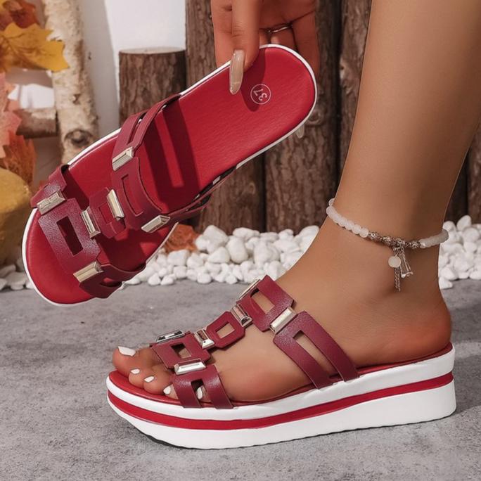 Μεταλλικά Διακοσμημένα Σανδάλια για το Καλοκαίρι, Νέα Παπούτσια Παραλίας με Ανοιχτά Δάχτυλα και Χοντρή Σόλα για Γυναίκες