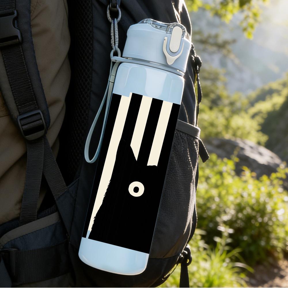 1PC Striped Background Black Cat Face 750ml Color Plastic Sports Water Bottle Leakproof Flip Straw Lid For Sports Office Home Use