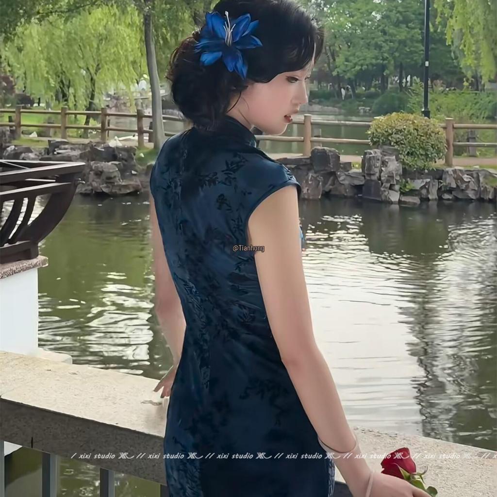 Blaue Lilienblüten Haarspange - Elegantes chinesisches Qipao Haaraccessoire für Frauen