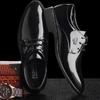 Nejnovější italské oxfordky pro muže Luxusní lakované svatební boty Špičaté společenské boty Klasické derby Nadměrná velikost 38-44
