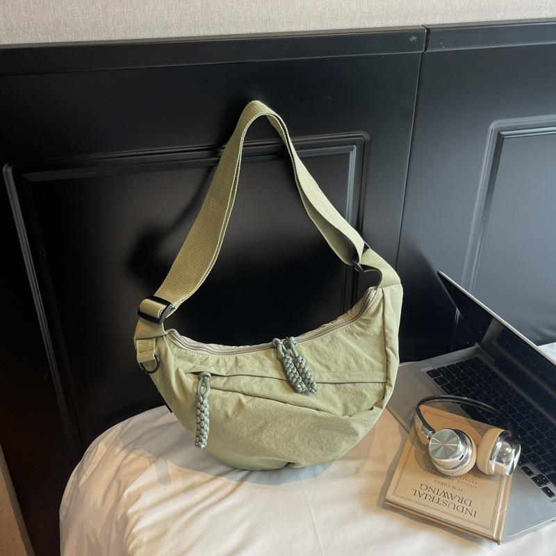 Casual Crossbody Bag for Women's Commuting, Large-capacity Fashionable and Sporty Dumpling Bag, Single-shoulder Bag