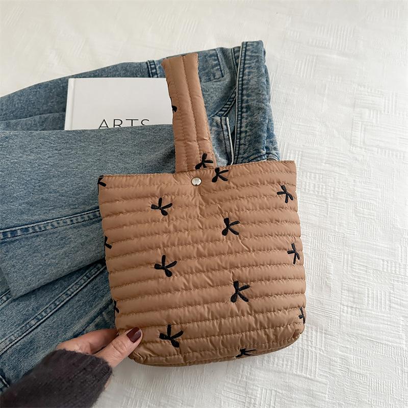 Fashion small fresh casual bow embroidery handbag 2025 autumn and winter new foreign style cute portable bucket bag