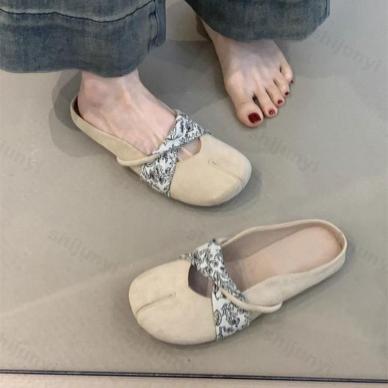 Women's Half Slippers 2025 Summer New Outdoor Non Slip Cool Slippers Lightweight Comfortable Soft Sole Flat Casual Shoes
