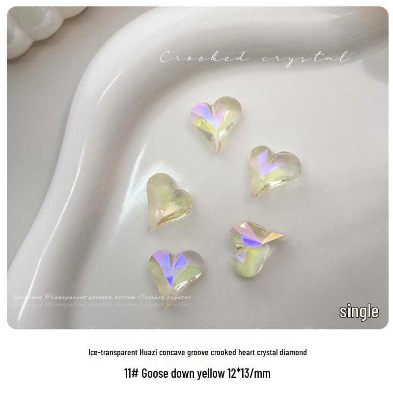 High-quality Crystal Heart Nail Art Decorations with Grooved Flash Design