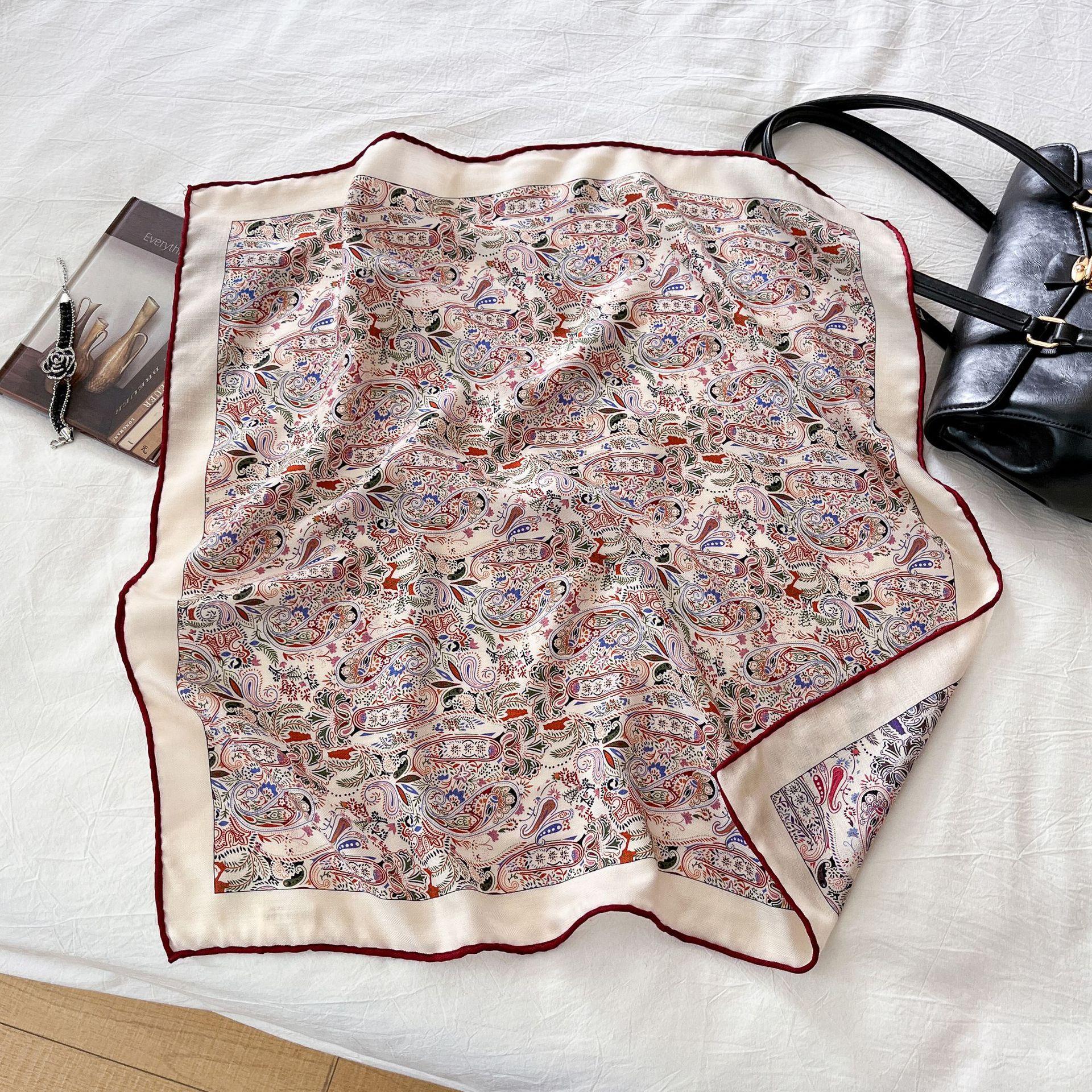 2025 autumn and winter double-sided printed silk wool silk scarf women s 65cm high-end simple scarf silk wool warm square scarf 65*65cm