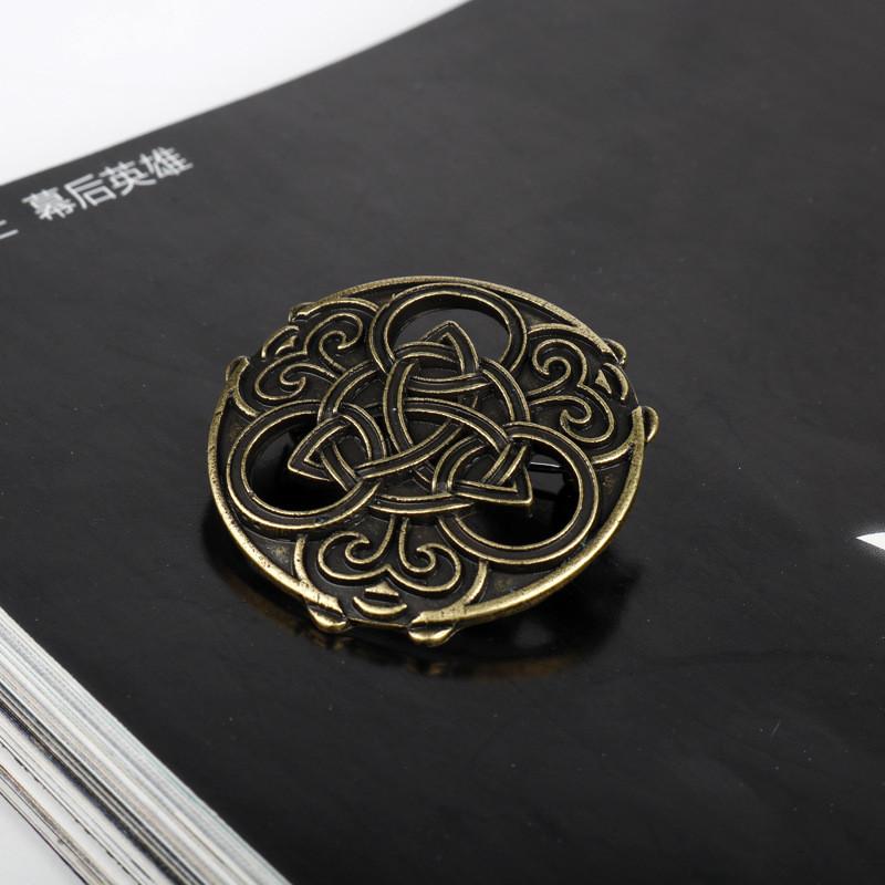 Celtic Knot Brooch With Electroplated Finish For Casual Daily Wear