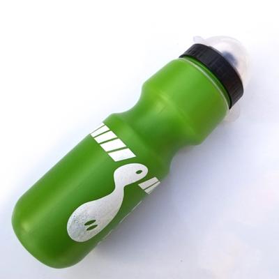 Outdoor Radfahren Wandern Camping 750ml PC Kunststoff Wasserflasche Sportkessel mit Staubschutz
