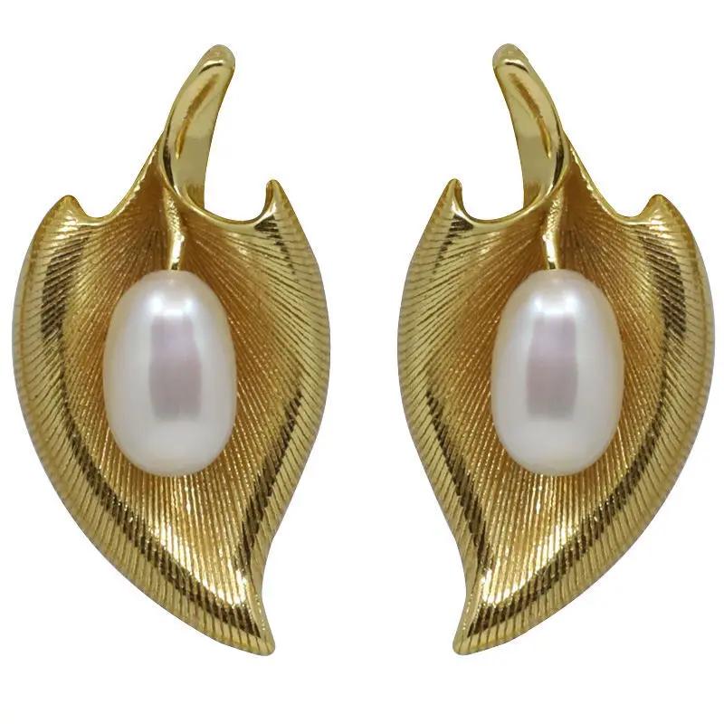 Gold-Plated Calla Lily Artificial Pearl Earrings, Original Retro Elegant Design, Perfect Gift for Her