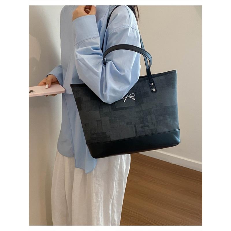 Large-capacity Bag For Women, Versatile, Fashionable, One-shoulder, Trendy, Commuter, Retro, Casual Tote Bag