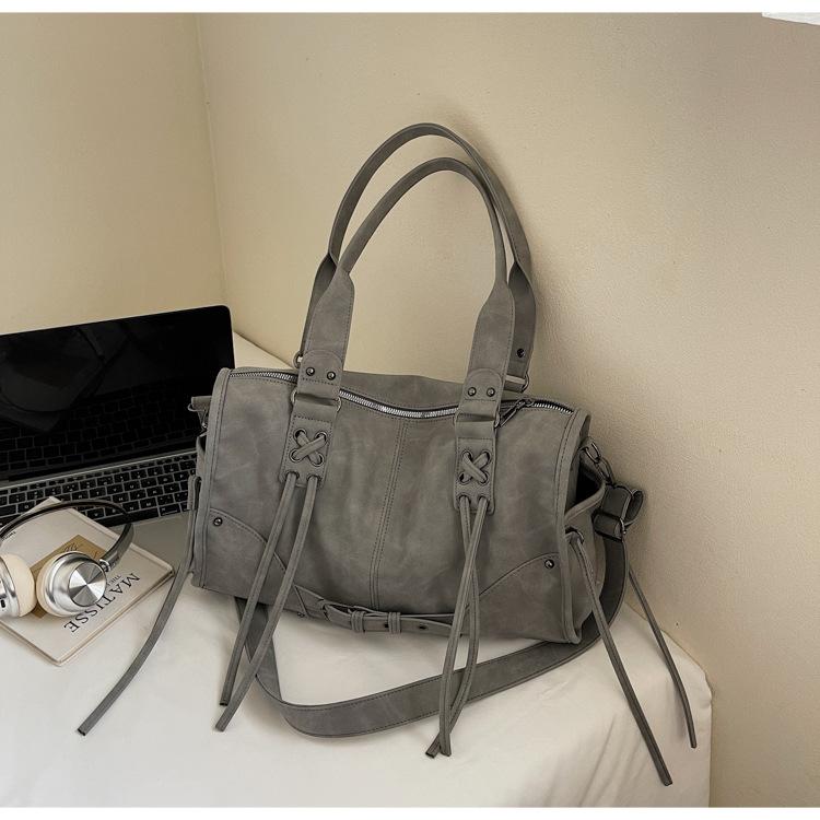 Locomotive bag, rock style fashion, sweet and cool Spice Girl shoulder bag, trendy girl 2025 new versatile large-capacity tote bag