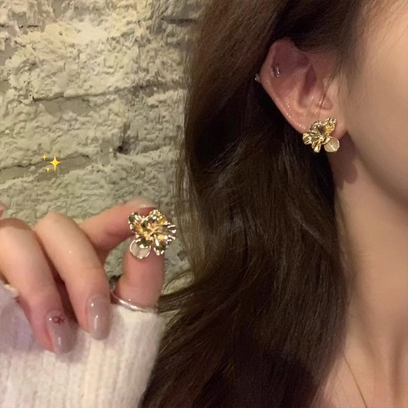 S925 Silver Needle Pearl Flower Earrings for Women - Luxury, Fashionable Korean Style
