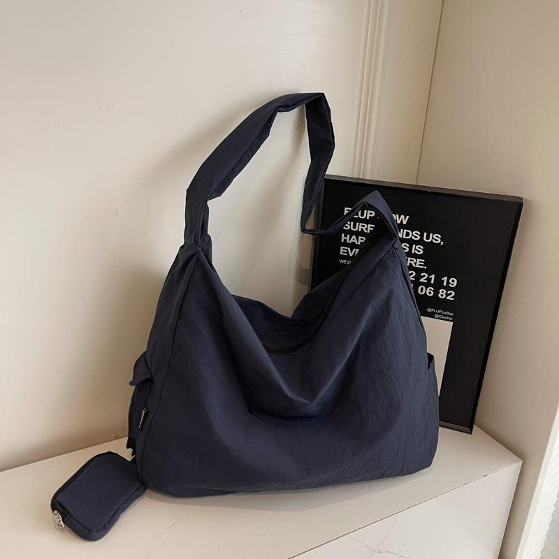 Japanese Casual Women's Bag Large-capacity Oblique Span Bag Women's Shoulder Bag Casual Niche Design Lightweight Portable Tote Bag