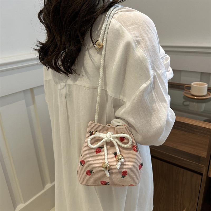 Chic Canvas Bucket Bag For Women Stylish And Casual For Daily Commuting Needs