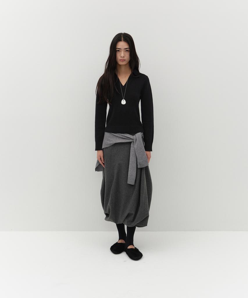 Loutaideu V Neck Collar Knit [Black]