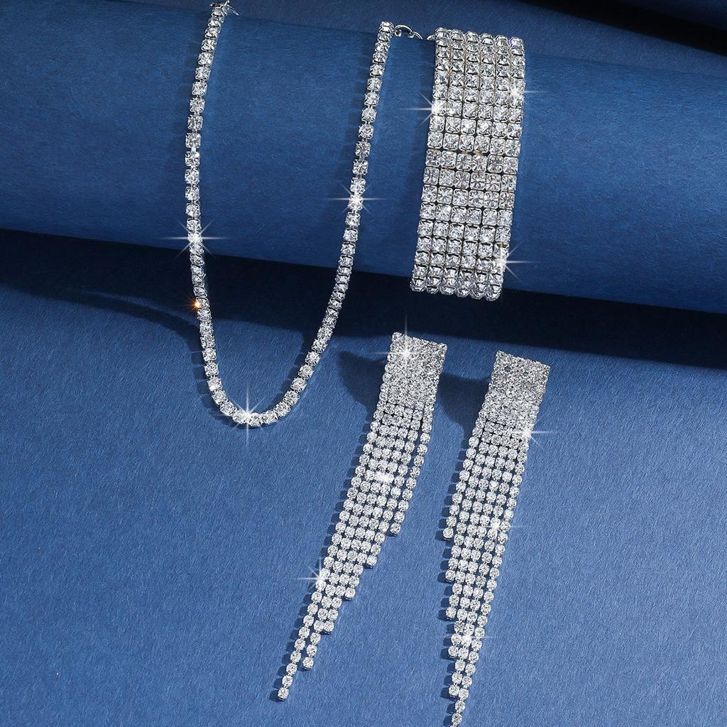 Women'S Simple Neck Chain, Earrings, Bracelets, Three-Piece Set, Summer Collarbone Chain, Fringed Earrings, Necklace Set, Wedding Accessories.