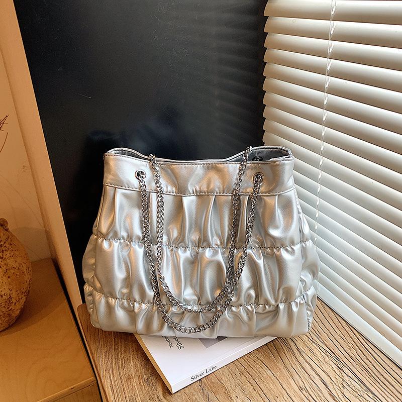 Large Capacity Pleated Niche Tote Bag Women's 2026 Spring New Delicate Chain Shoulder Armpit Bag