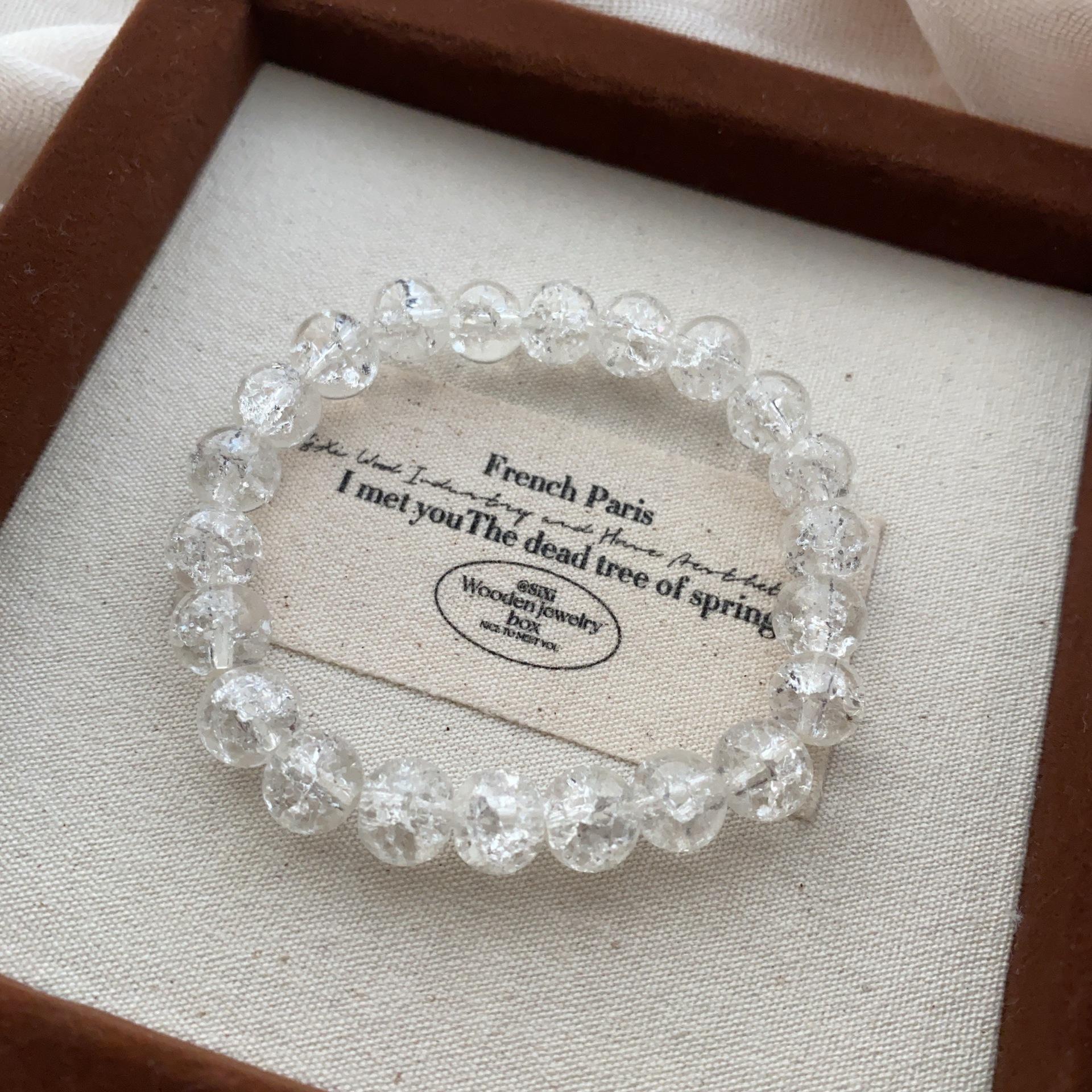

Beaded plate play bracelet around the finger soft gradual change color ice through pink plate beads color bracelet warm and transparent