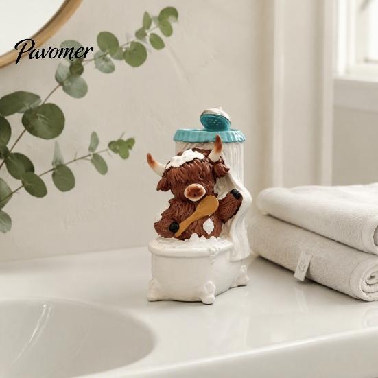 Creative Animal Sculpture Highland Cow Bathroom Figurine, Resin Scottish Calf Bathing Statue, Funny Miniature Decor Farmhouse Ornament for Home Office