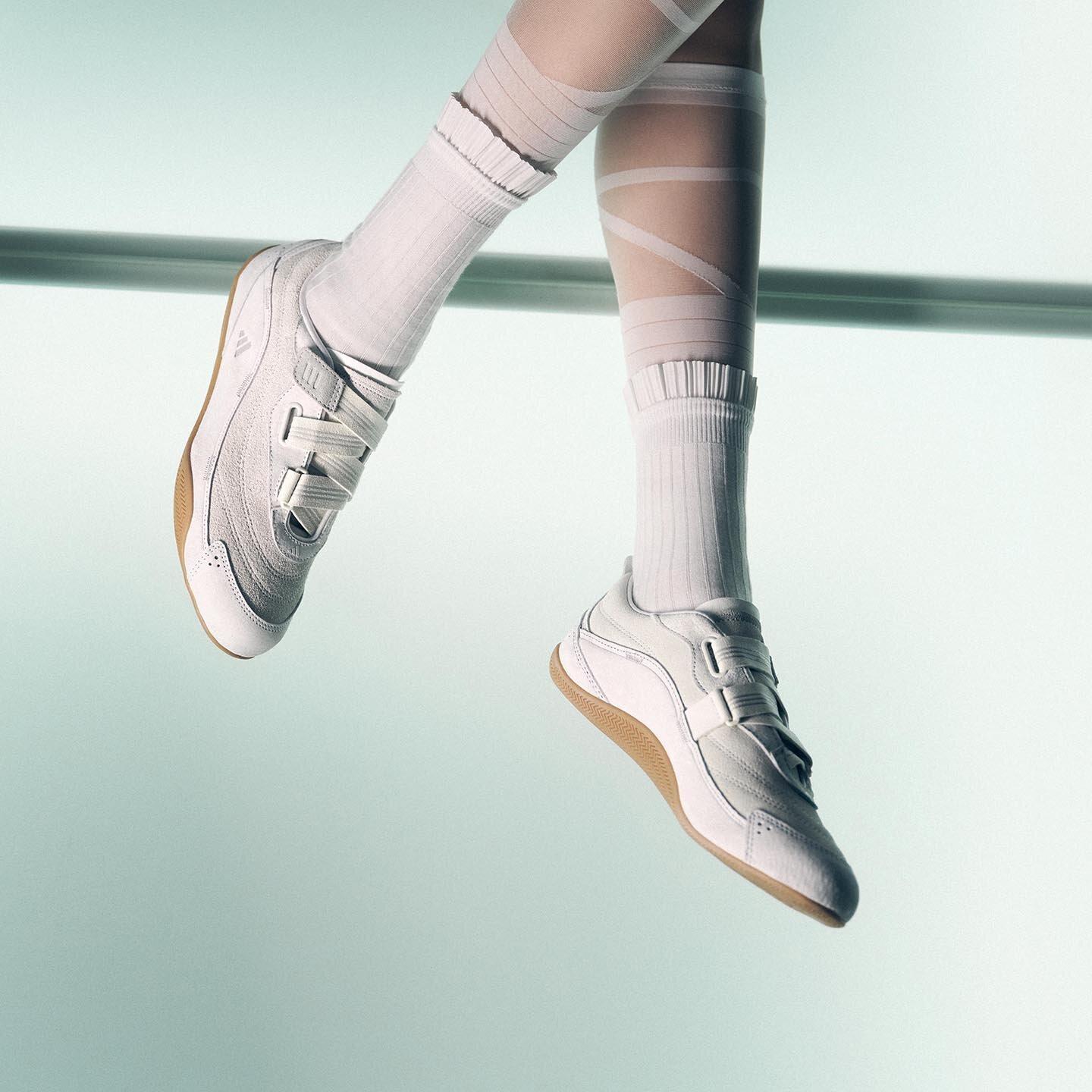 adidas Urban Reverie Core White Grey One Gum (Women s) 37