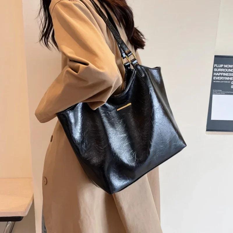 Big Women Shoulder Bags Large Capacity Tote Bag 2025 Winter Vintage Solid Color Zipper Leather Travel Retro Handbag Purse