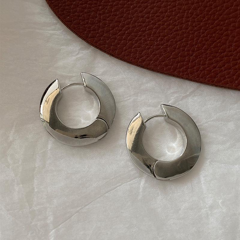 

Геометрические гладкие круглые атмосферные легкие роскошные серьги-украшения высокого класса простые плоские кольца простые кольца с пряжкой для ушей серебряный