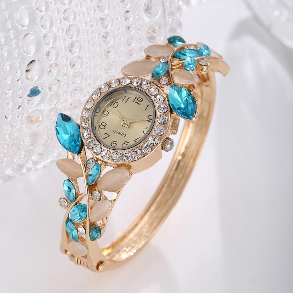 2026 New Korean Women's Diamond Set Leaf Quartz Watch