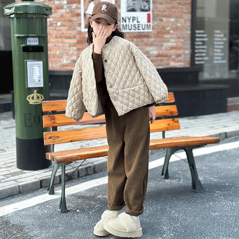 

Комплект бавовняного костюма для дівчаток Зима 2025: Корейський дизайн стьобана куртка з оксамитом, потовщений набір з трьох предметів 170 cm