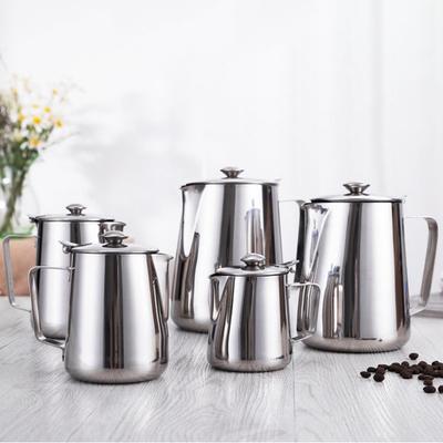 Thick and Comfortable Handle Stainless Steel Milk Frothing Pitcher with Lid