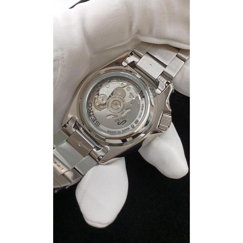 Used SEIKO 4R36-15Z0 automatic watch