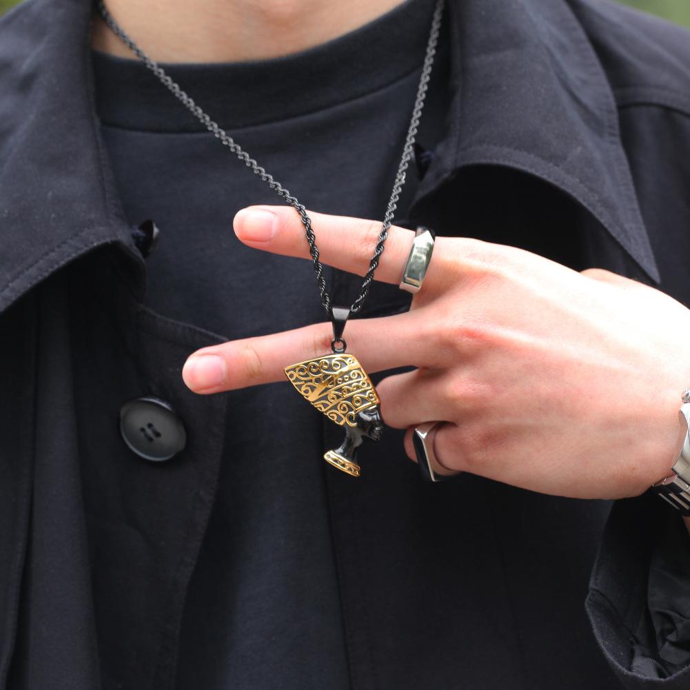 Trendy zlato černá s egyptským vzorem Přívěsek Kleopatra z nerezové oceli Studentský mužský a ženský oblíbený retro hip-hopový ornament