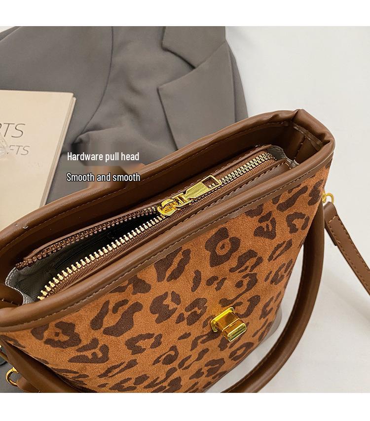 Women's 2025 High-End Commuting Crossbody Handbag - Small, Elegant Bucket Style