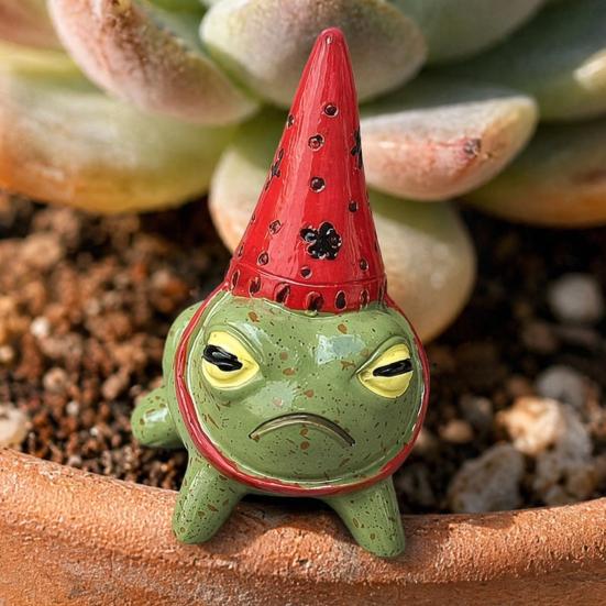 Huaqianguhh Miniature Frog Figurine, Little Statue with A Party Hat, Decorative Resin Ornament for Outdoor Garden Courtyard