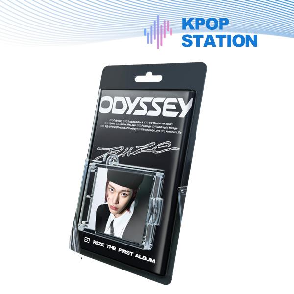 

(+магазинний подарунок) РІЙЗЕ - ПЕРШИЙ АЛЬБОМ [ОДІССЕЙ] (Версія SMini) [Випадкова версія] WONBIN
