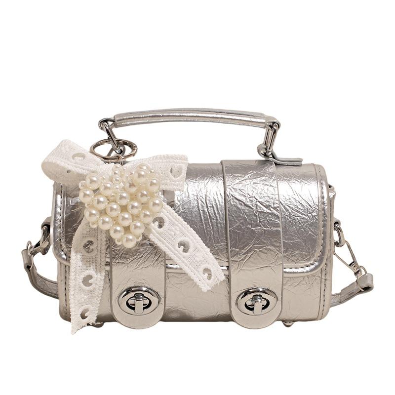 Super Fire Messenger Bag Women's Bag 2025 New Fashion Summer Versatile Shoulder Handbag Premium Foreign Style Small Square Bag