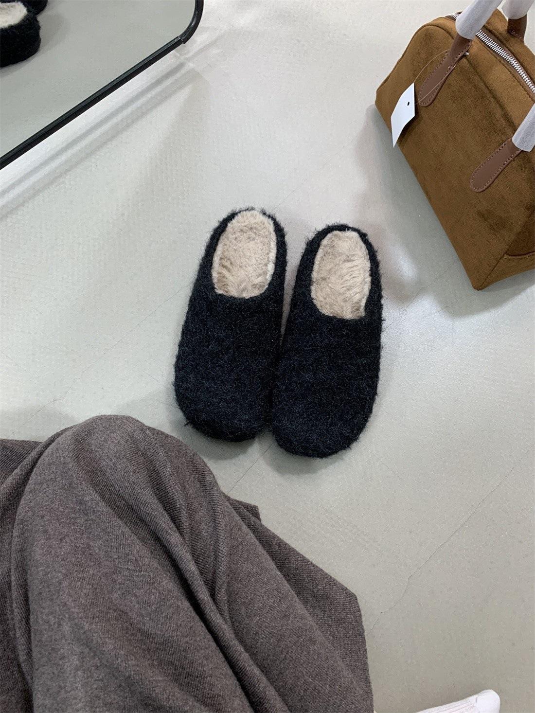 Mao Mao slippers women s winter Mao Mao slippers flat-bottomed comfortable half slippers women wear fleece shoes 35