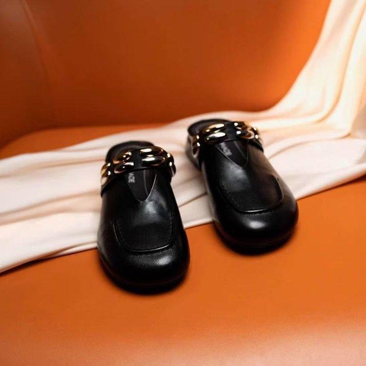 

2025 summer new versatile temperament Baotou Muller Baotou cool slippers women s fashion riveted Mary Jane shoes single shoes 35