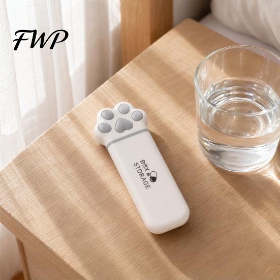 Dustproof Pill Container Portable Box, Cute Cat Paw Design, with Sealed Buckle Lid, Moisture-Proof Box for Travel 3 Compartment Organizer, Medicine