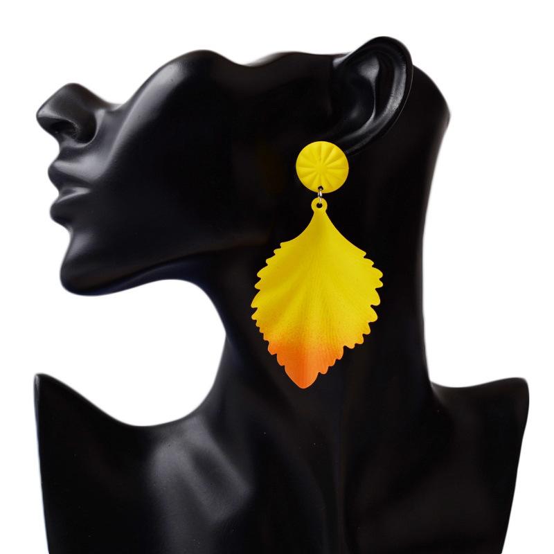 Trendy Gradient Metal Colorful Leaves Pendants Earrings for Women Exaggerated Metal Geometric Bohemia Long Drop Earring Rock