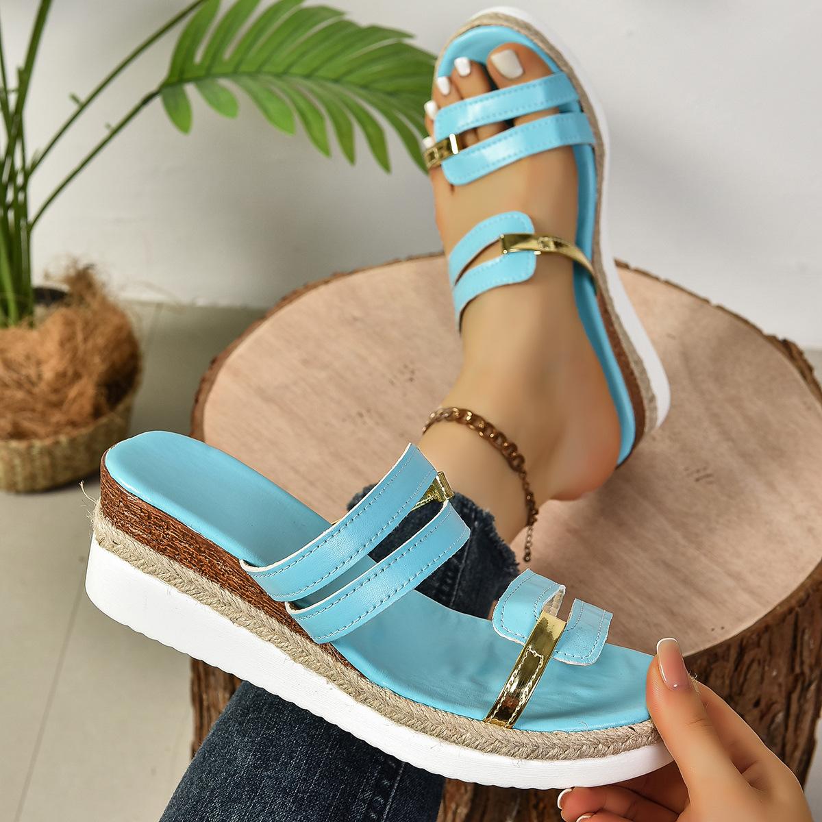 

2025 new foreign trade large-size women s cool slippers summer European and American versatile slope heel Roman shoes women s platform loose shoes 43 небесно-голубой