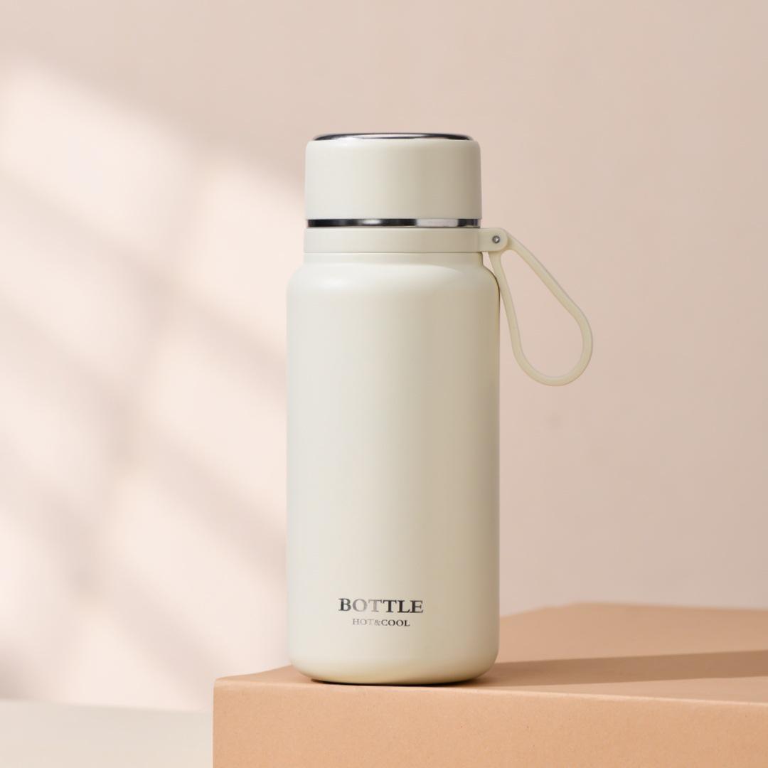 

Высококачественная портативная термокружка для кофе из нержавеющей стали 304 - Идеально подходит для студентов и пар в движении 650ml бежевый