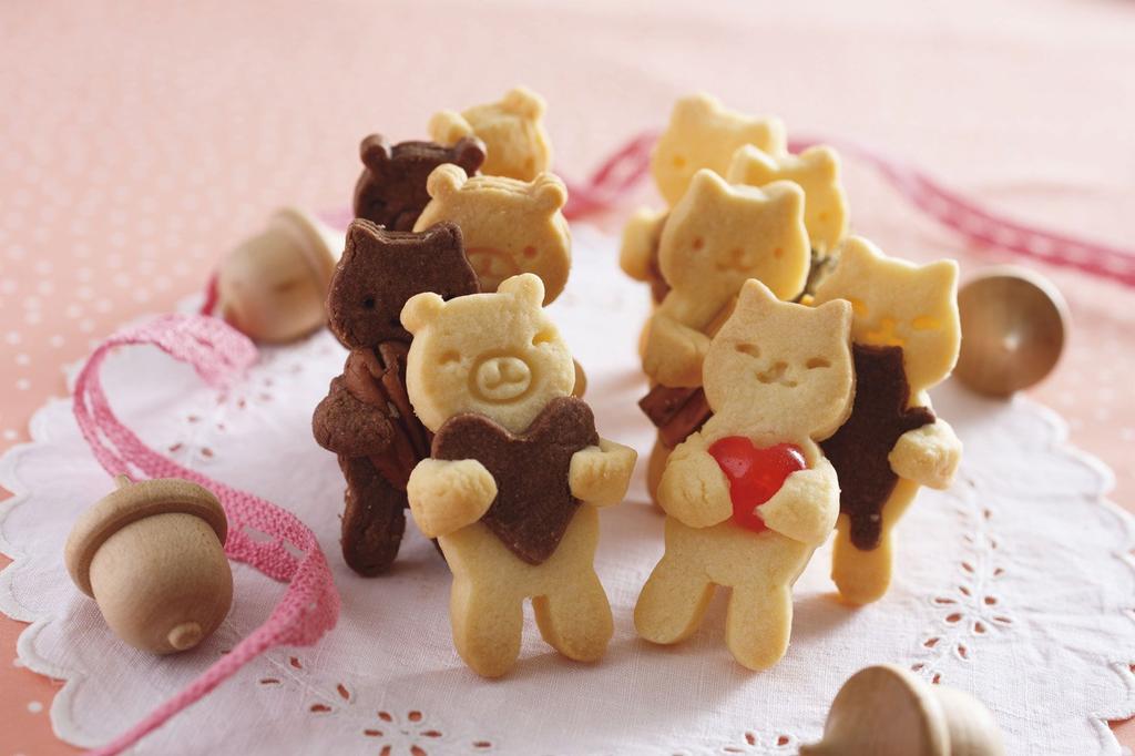 KAI Corporation Cookie Cutter COOKPAD Hugging Bear Made in Japan DL8074