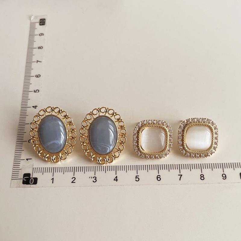Retro fashion oil-dripping earrings niche temperament medieval style earrings personality high-end pearl earrings