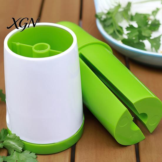Manual Food Processor for Herbs Herb Grinder, Anti-Slip Grip Stainless Steel Blade Cutter, Portable Vegetable Mincer Pasta Handheld