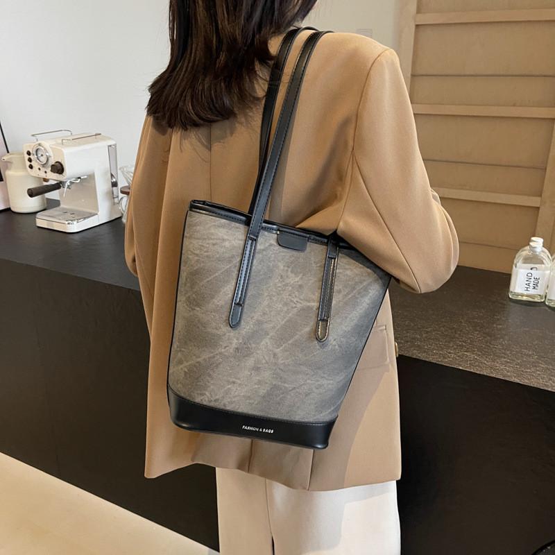 Ielgy Autumn Winter Retro Underarm Bag Trendy Fashion Tote Bag All-Match Large-Capacity Bucket Bag