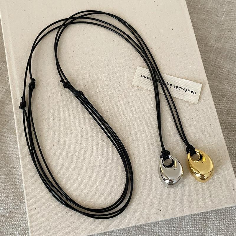 Beans Metal Black Rope Long Necklace Women'S Simple Premium Temperament Versatile Neck Chain Sweater Chain
