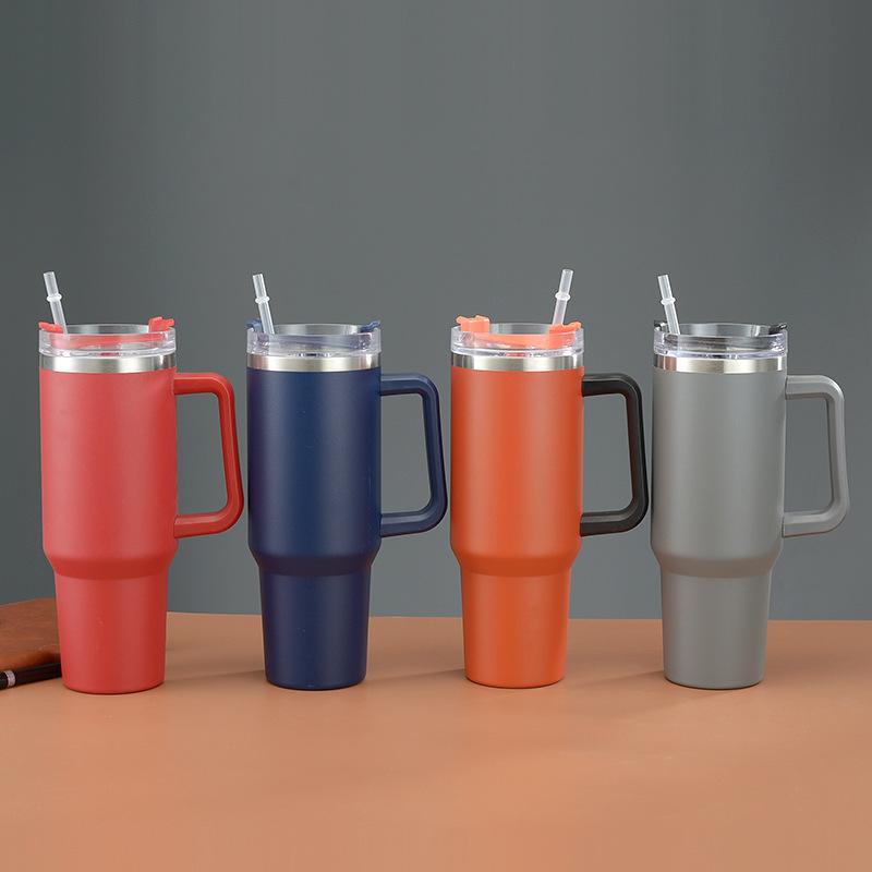 New 40Oz With Handle Stainless Steel Travel Cup Outdoor Car Handle Cup With Straw Car Heat Preservation Cold Insulation
