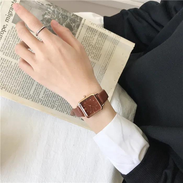 Einfache Retro-Design Uhren für Damen Lederarmbanduhr Damenmode Quadratische Damen Quarzuhr Damenuhren Reloj De Mujer